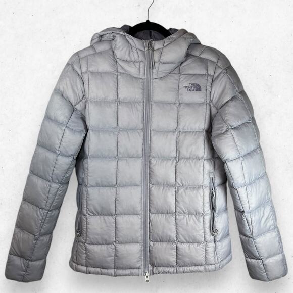 The North Face Women's Medium ThermoBall Super Hoodie‎ In Minimal Lavender Grey - Picture 1 of 7